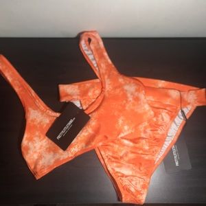 Hi cut bikini Prettylittlething